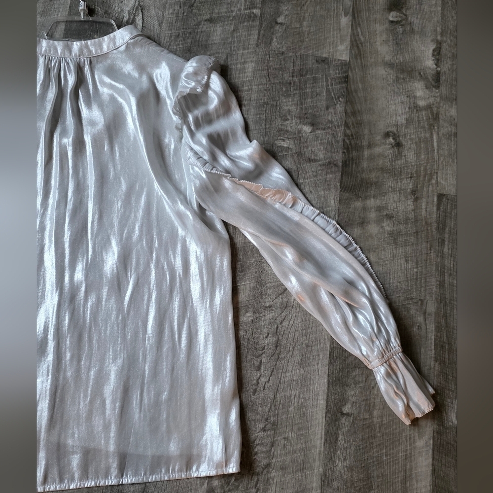 Elegant White Blouse - Picture 4 of 6